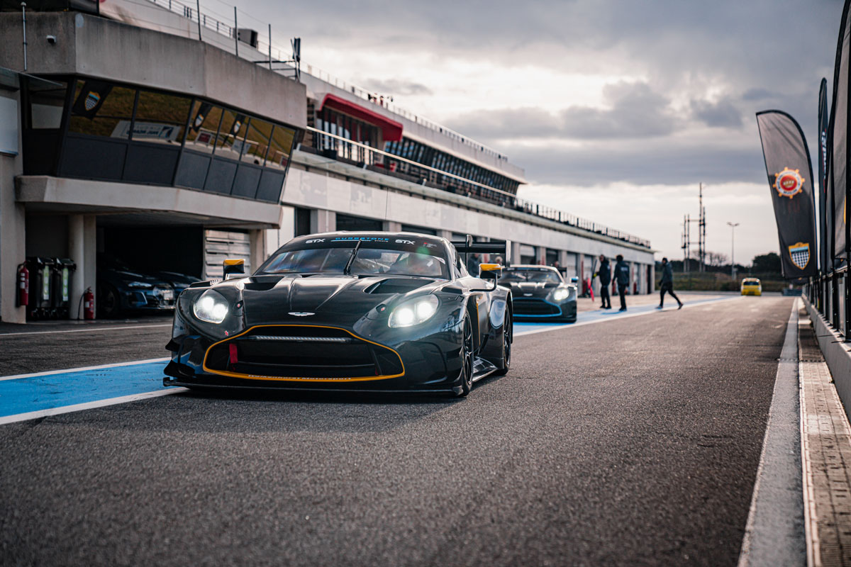 Benjamin Mazatis - Nürburgring - Das Fahrzeug: der neue Aston Martin Vantage GT3 Evo