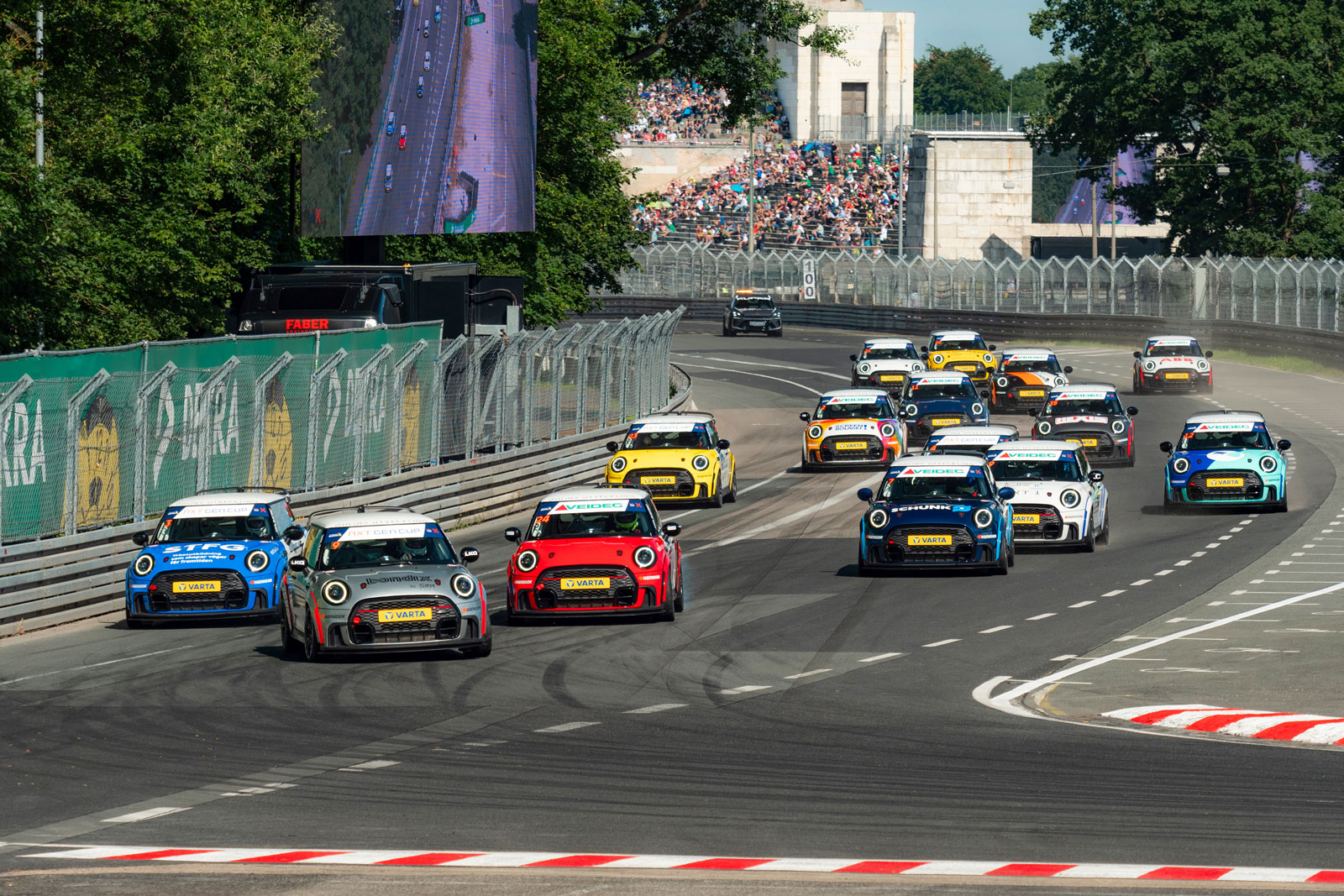 Ereignisreiches Rennen am Nürburgring 2 NXT Gen Cups Nuerburgring 2024 02
