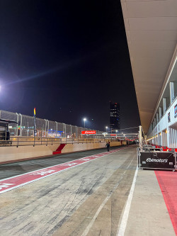 Benjamin Mazatis gegen Valentino Rossi bei den 24H Dubai 17