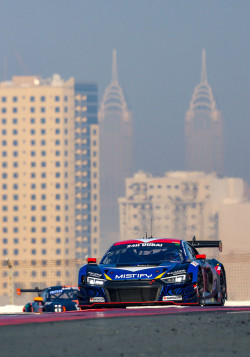 Benjamin Mazatis gegen Valentino Rossi bei den 24H Dubai 73