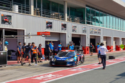 Benjamin Mazatis gegen Valentino Rossi bei den 24H Dubai 75