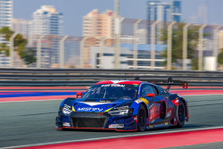 Benjamin Mazatis gegen Valentino Rossi bei den 24H Dubai 57