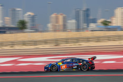 Benjamin Mazatis gegen Valentino Rossi bei den 24H Dubai 78