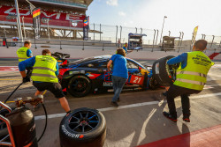 Benjamin Mazatis gegen Valentino Rossi bei den 24H Dubai 63