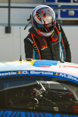 Benjamin Mazatis gegen Valentino Rossi bei den 24H Dubai 76