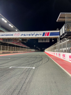 Benjamin Mazatis gegen Valentino Rossi bei den 24H Dubai 81