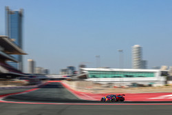 Benjamin Mazatis gegen Valentino Rossi bei den 24H Dubai 87