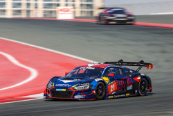 Benjamin Mazatis gegen Valentino Rossi bei den 24H Dubai 88