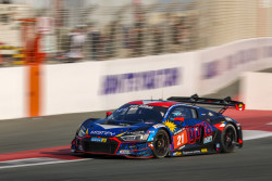 Benjamin Mazatis gegen Valentino Rossi bei den 24H Dubai 106