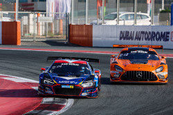 Benjamin Mazatis gegen Valentino Rossi bei den 24H Dubai 107