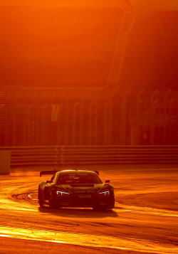 Benjamin Mazatis gegen Valentino Rossi bei den 24H Dubai 117