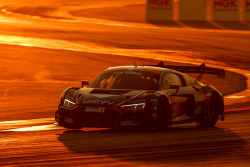 Benjamin Mazatis gegen Valentino Rossi bei den 24H Dubai 118