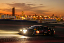 Benjamin Mazatis gegen Valentino Rossi bei den 24H Dubai 120