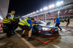 Benjamin Mazatis gegen Valentino Rossi bei den 24H Dubai 125