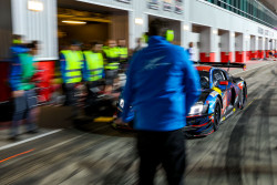 Benjamin Mazatis gegen Valentino Rossi bei den 24H Dubai 128