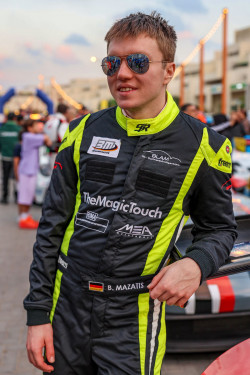 Benjamin Mazatis gegen Valentino Rossi bei den 24H Dubai 39